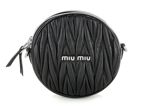 miu miu circle bag